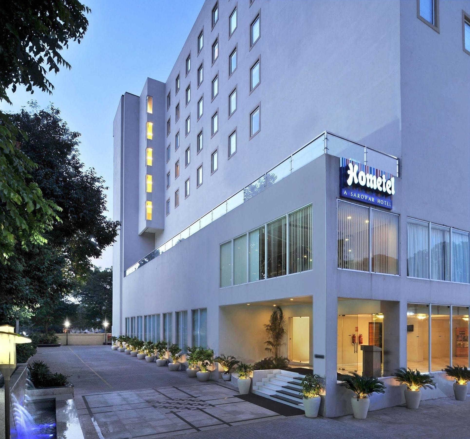 Hometel Chandigarh Exterior photo